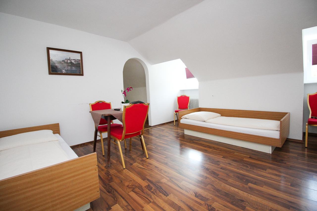 Hotel Olympia Мюнхен Екстериор снимка